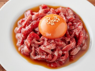 肉本来のおいしさを味わえる『黒毛和牛ユッケ』