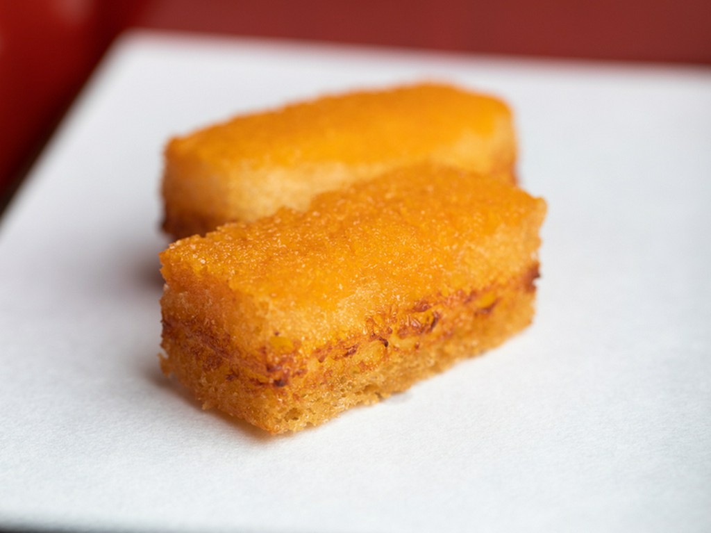 昭和23年の創業時からの名物お通し『うにパン』