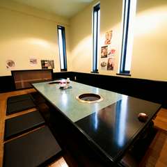 掘りごたつ式の個室