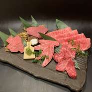 にくTATSU選りすぐりの極上部位の盛合せです。

※2名様分6,600円からご準備出来ます。
※お一人様分追加…3,300円