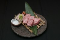 赤身の美味しい近江うし。ここを食べれば近江牛を知れる一品です。