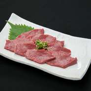 サッパリ食感を楽しむお刺身。
ハツは心臓ですが、新鮮でないと美味しくはない。
にくＴＡＴＳＵだからこその美味しさをお楽しみ下さい。