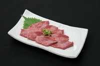 サッパリ食感を楽しむお刺身。
ハツは心臓ですが、新鮮でないと美味しくはない。
にくTATSUだからこその美味しさをお楽しみ下さい。