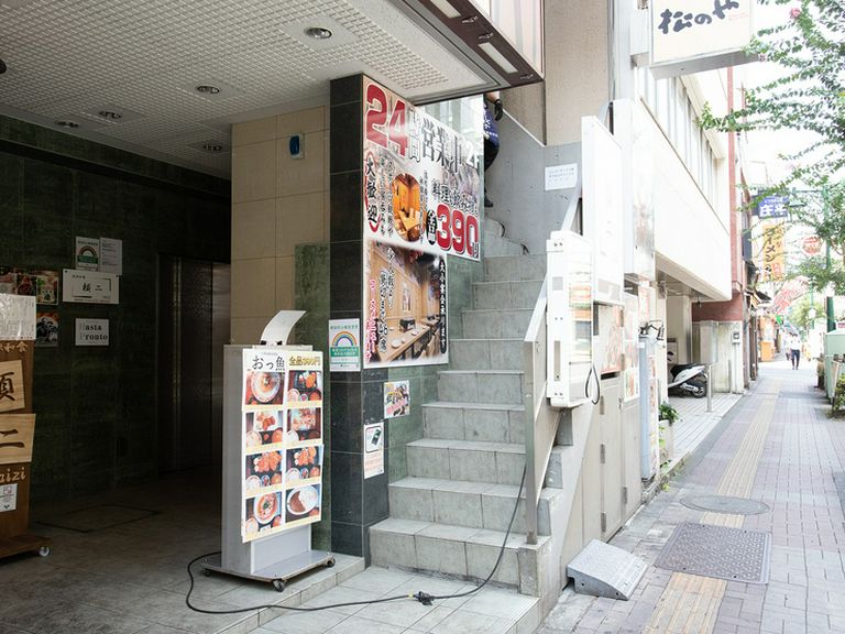 立川駅から徒歩3分。アクセスも良好で、終電を気にせず楽しめる