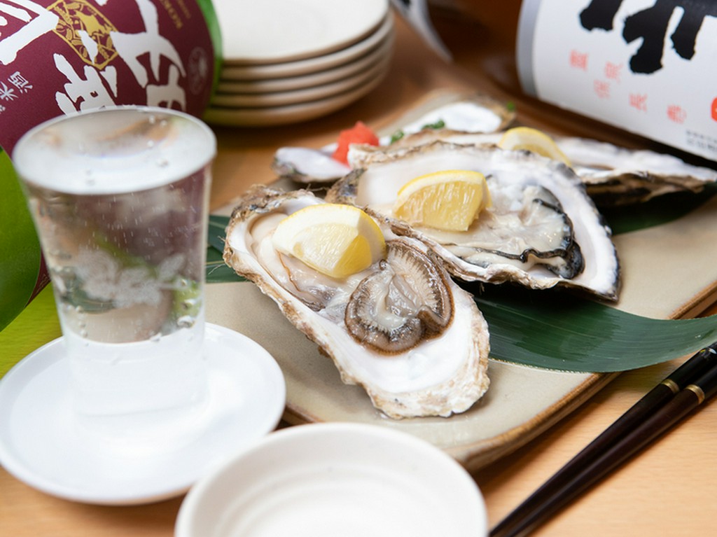 人気の地酒と合わせて食す「牡蠣」は別格のおいしさ
