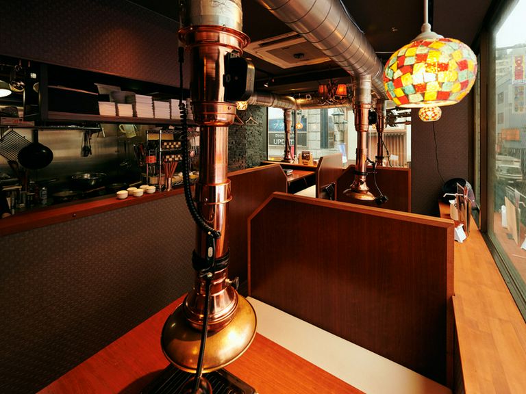 照明にもこだわったオシャレな店内