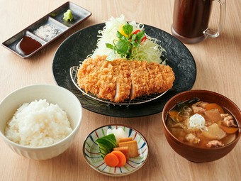 しっかり食べたいときにオススメ。脂の甘みが広がる『上ロース』