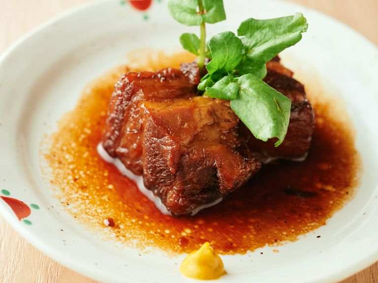 手間を惜しまず、2日間かけてじっくりと炊き上げる逸品『角煮』