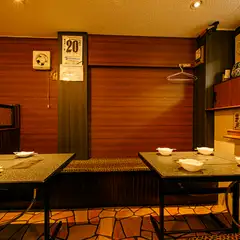 韓国料理のおつまみでは人気の鶏の足の炒めもの『モミジ』