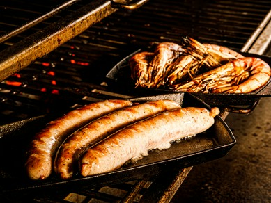 素材の魅力を引き出す「ジョスパーオーブン」のグリルが楽しめる