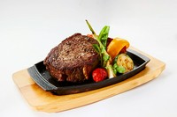 300 グラム　2880円
450 グラム　4180円

選べるソース（選択制）
チーズソース
グレイビーソース