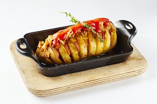 ポテトとスモークソーセージのカリーブルスト