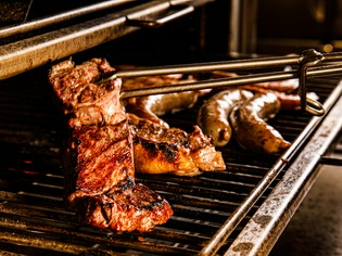 素材の旨みを瞬時に閉じ込める「ジョスパーオーブン」の威力