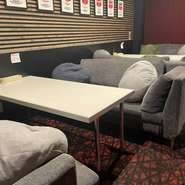 レンタルスペースとしても使える半個室席