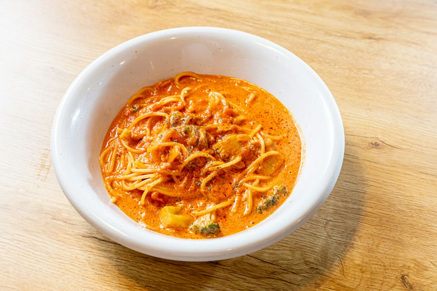 海老とブロッコリのトマトクリームパスタ