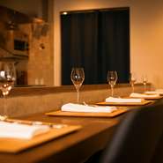 フレンチのコース料理を、静かにゆっくりいただけるのでデートにぴったり。ランチもディナーもCLOSEまで食事を楽しみながら過ごせるので、大切な人との時間を満喫できます。