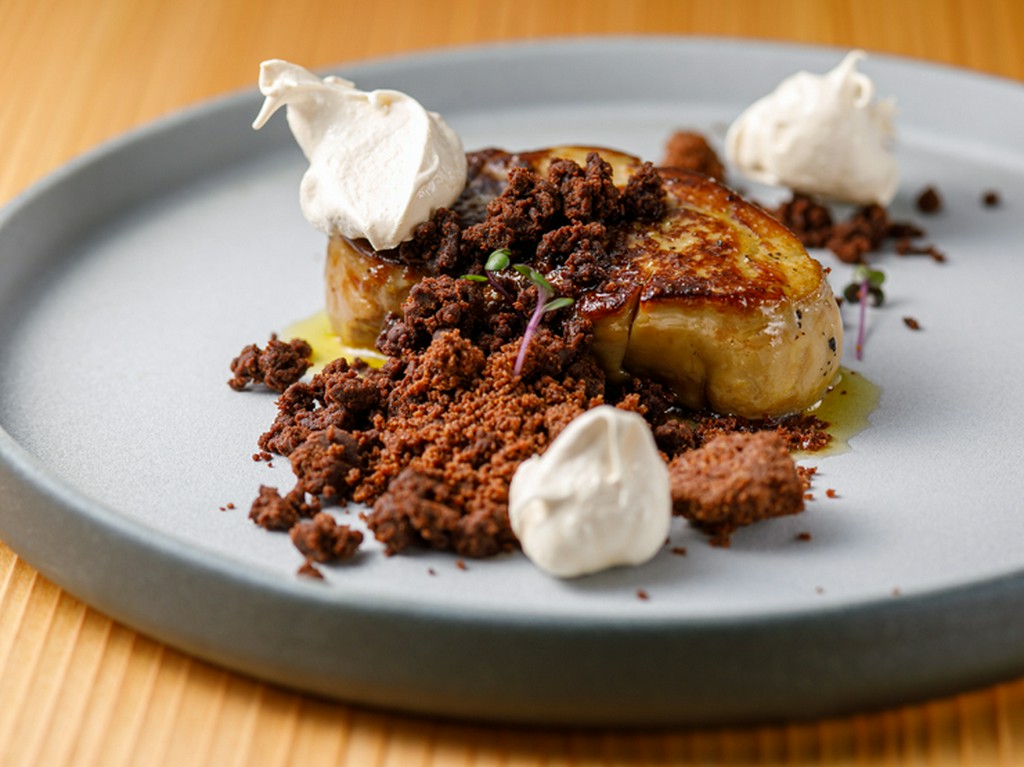 次なる料理に期待が膨らんでいく『本日の前菜』