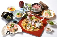 先付、吸物、造り、煮物、焼鯛、油物、赤飯、止椀、香の物、水菓子

※３日前までにご予約ください。
※４名様からお承り致します。
