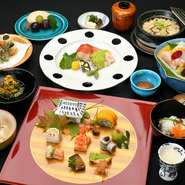 お店の名前を冠した当店自慢のご予約制特別会席となります。
（４名様からご予約お承り致します。）

先付、前菜、吸物、造り、煮物、焼物、油物、お赤飯、赤出汁、香の物、水菓子