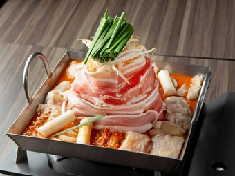 熊野牛ほるもん入り！　3種の味を楽しめる『てっちゃんの鍋』