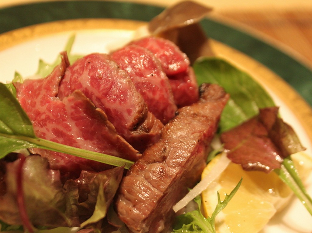 牛肉のステーキ