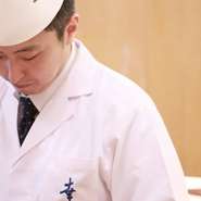 季節の食材を別々に焚きそれぞれの味を楽しんでもらえる。シンプルで家庭では中々できない人気メニュー。