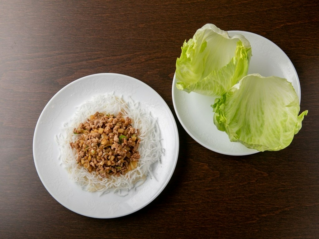 豚ミンチ肉のレタス包み （レタス3枚）