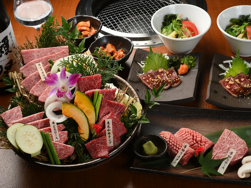 前菜から焼肉まで、和牛づくしの贅沢なコースもリーズナブル