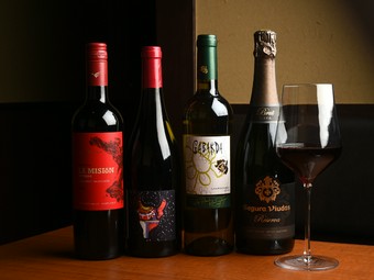 上質なひと時を演出する、お肉に合うお酒もラインナップ