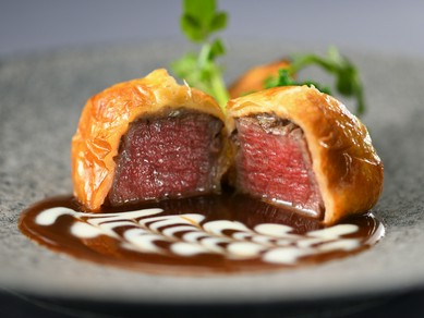 【MenuC】国産牛フィレのパイ包み焼きを含むフルコース全7品