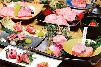 黒毛和牛の中でも人気の希少部位を使った焼肉コース。(肉総量280g) 人気の部位を堪能できるコースです。