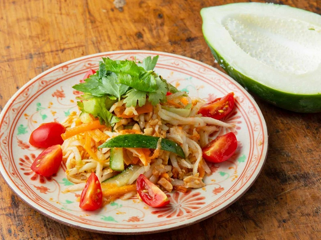 ベトナム直送の食材が豊富に揃う