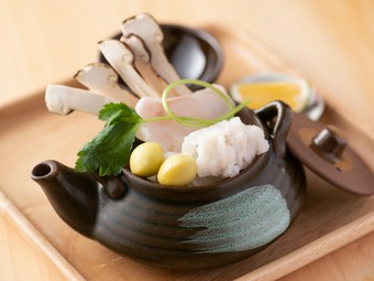 握りに加え、旬の料理も格別！　鮨×日本料理の醍醐味を大満喫