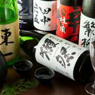 『獺祭』や『東一』、筑後の地酒『繁枡』など、『串揚げ』との相性により厳選されたこだわりの日本酒ラインナップ。九州各地から集めた焼酎やナチュラルワインなど、日本酒以外のお酒も充実しています。