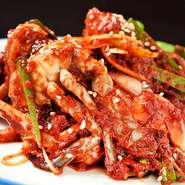 韓国本場の甘辛のタレに蟹を漬け込み熟成した韓国伝統料理