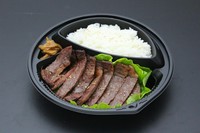 ・厚切りロースステーキ(150g)・ご飯(大盛り＋100円)・お漬物