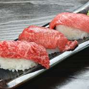 3種の肉の美味しさが白米と溶け合う『炙り牛寿司３種セット』