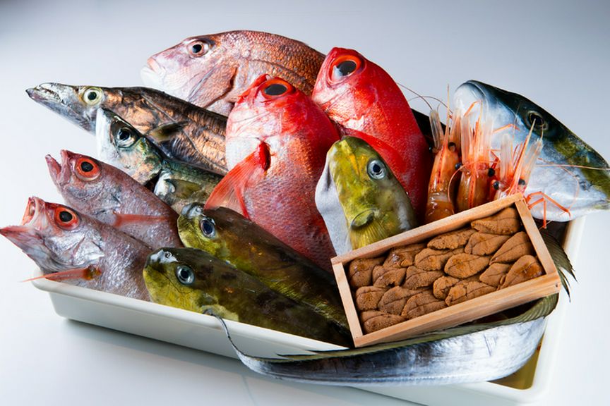 店主が市場に勤務してるからこそ入手できる、おいしくてリーズナブルな旬の魚介類を、様々な料理で味わえる