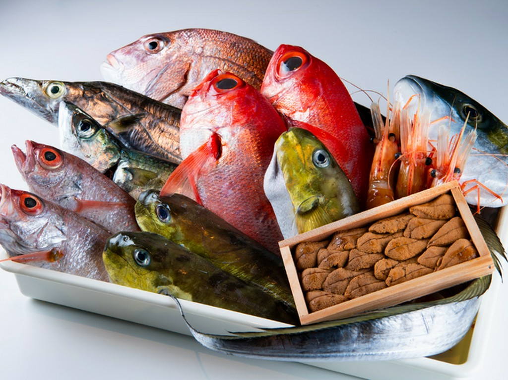 店主が市場に勤務してるからこそ入手できる、おいしくてリーズナブルな旬の魚介類を、様々な料理で味わえる