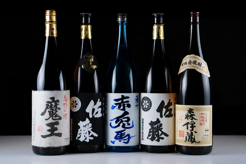 人気の定番銘酒から、なかなかお目にかかれないものまで、お酒もバリエーション豊富にラインナップ