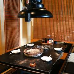 暖簾で区切れるので、周囲を気にせず寛げる雰囲気