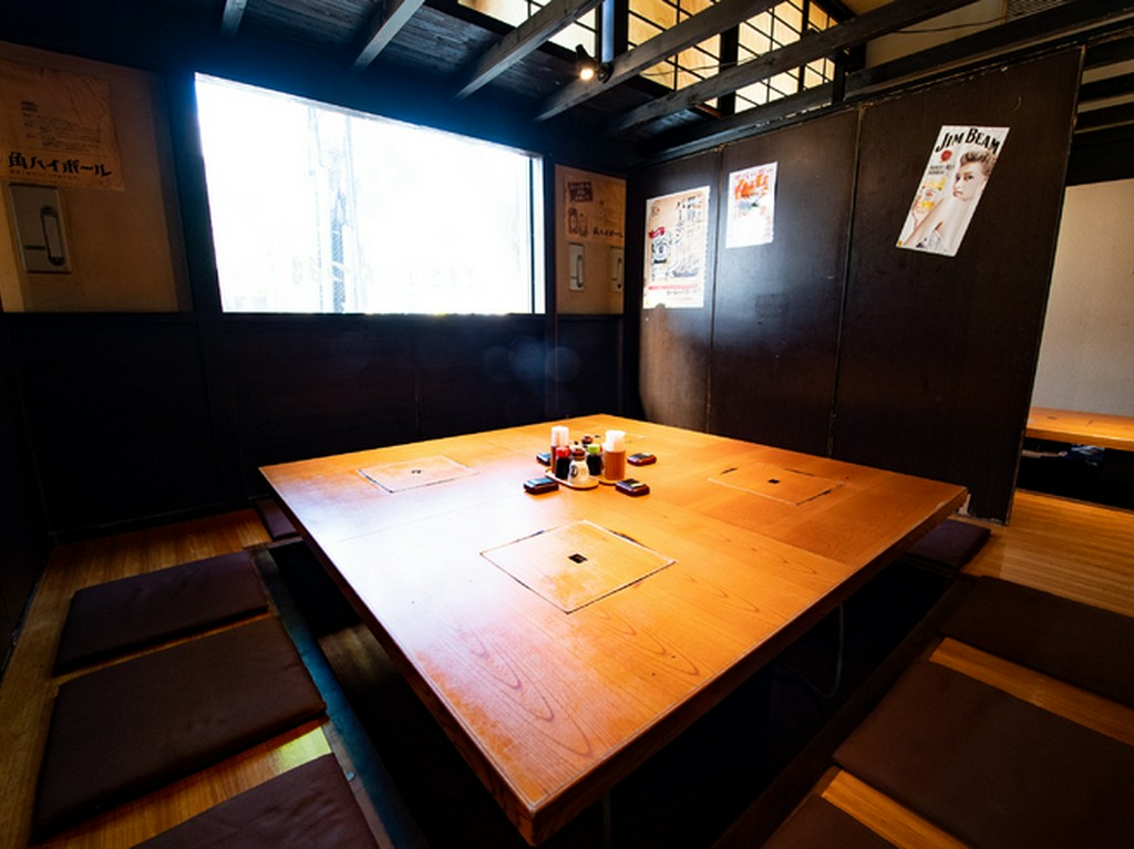 ゆったりくつろげる掘りごたつの座敷