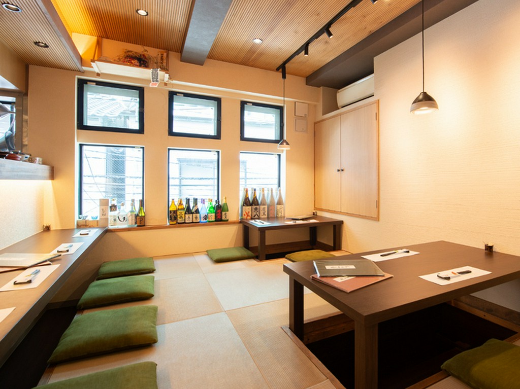 旬の美味しい魚を楽しみながら、落ち着いて憩える店づくりに精進