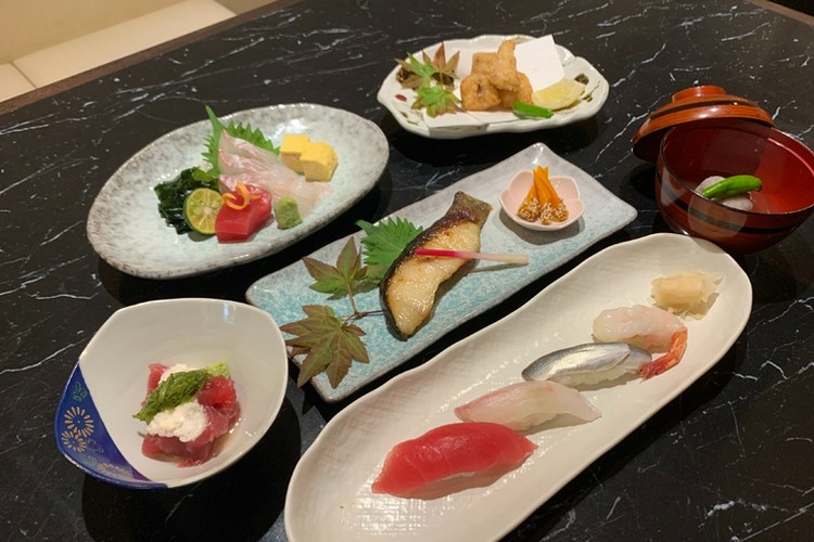 和食 すし 新三 美栄橋/鮨・寿司 ネット予約可 | ヒトサラ