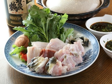 “新明石”最大の魅力であります、絶品【てっちり】をご堪能
