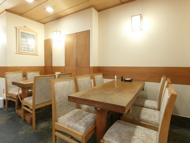 落ち着いた大人の雰囲気で二人の時間を