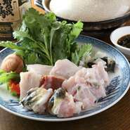 他では類を見ない、当店秘伝のお出汁を使用しております。ぜひ一度お試しを。
表示価格は目安です。時期によって変動いたしますので、詳細はお問い合わせください。