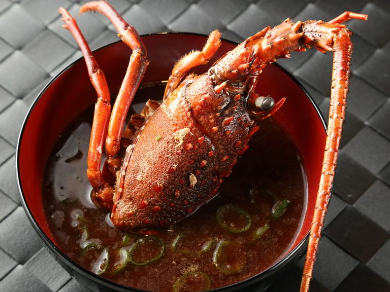 宮内庁御用達岡崎市の八丁味噌使用『伊勢海老の赤だし』