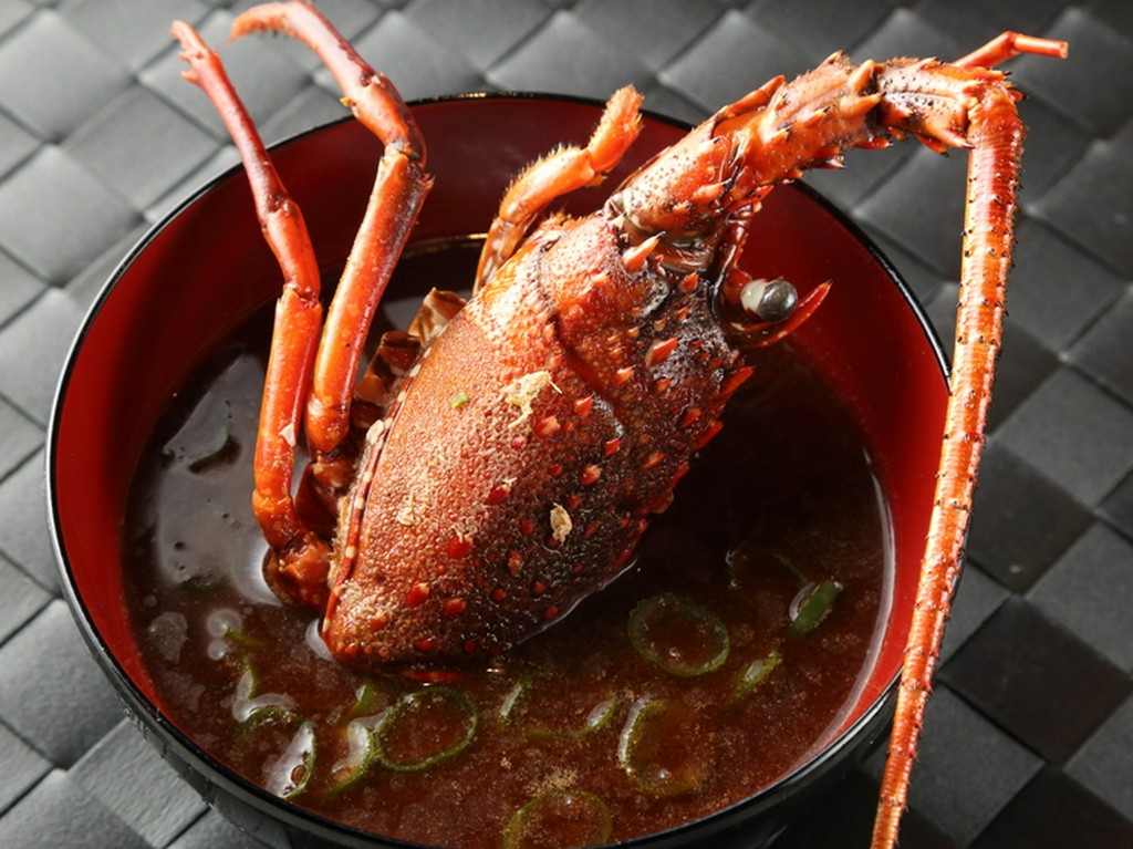 宮内庁御用達岡崎市の八丁味噌使用『伊勢海老の赤だし』