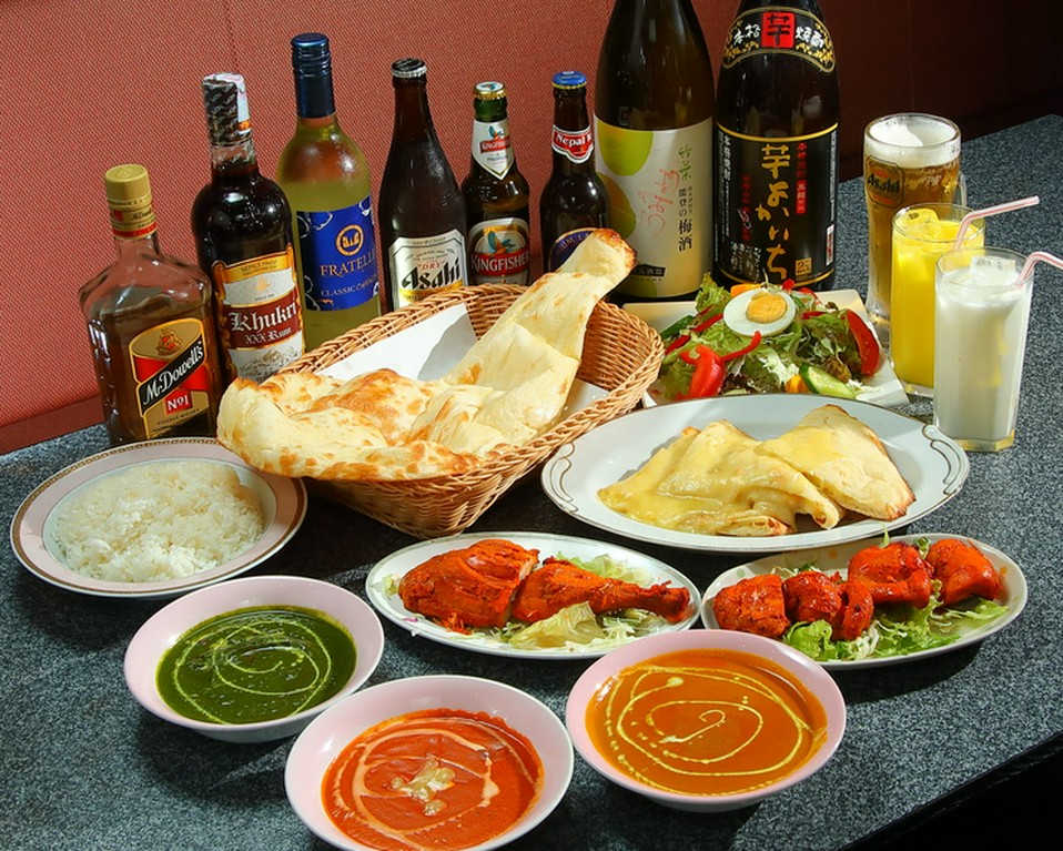 シェフの技で魅せる、本場仕込みのカレーやタンドール焼き